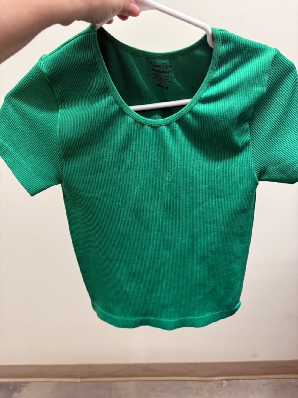 Faro Rae Essentials Green Ribbed Scoop Short Sleeve Tee